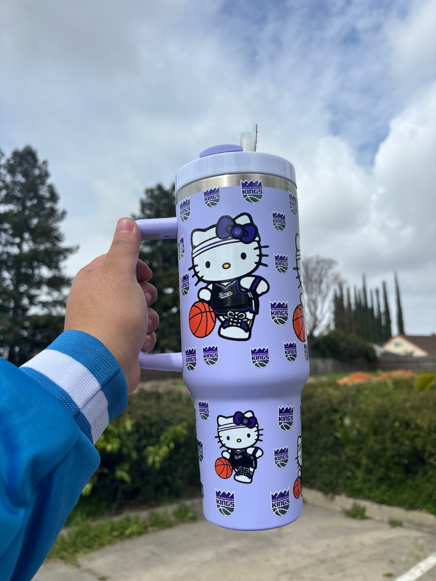 SACRAMENTO Kings Hello Kitty 40oz STANLEY